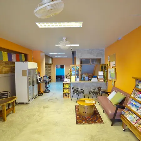 Nomad Hostel Krabi-2